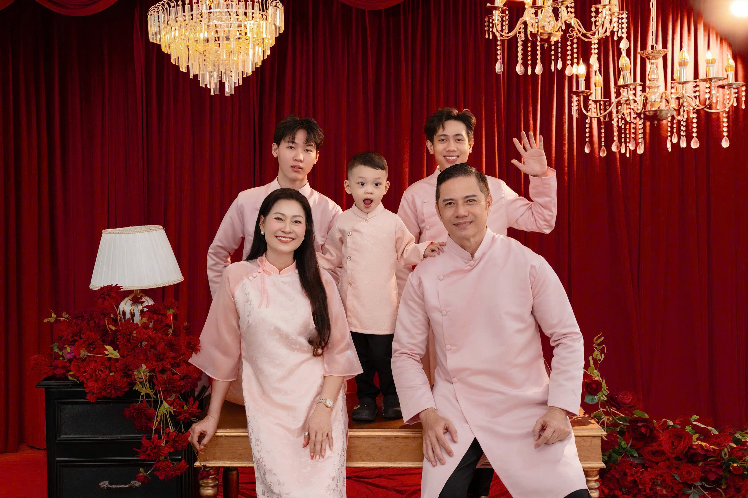 CHỤP HÌNH ÁO DÀI GIA ĐÌNH
