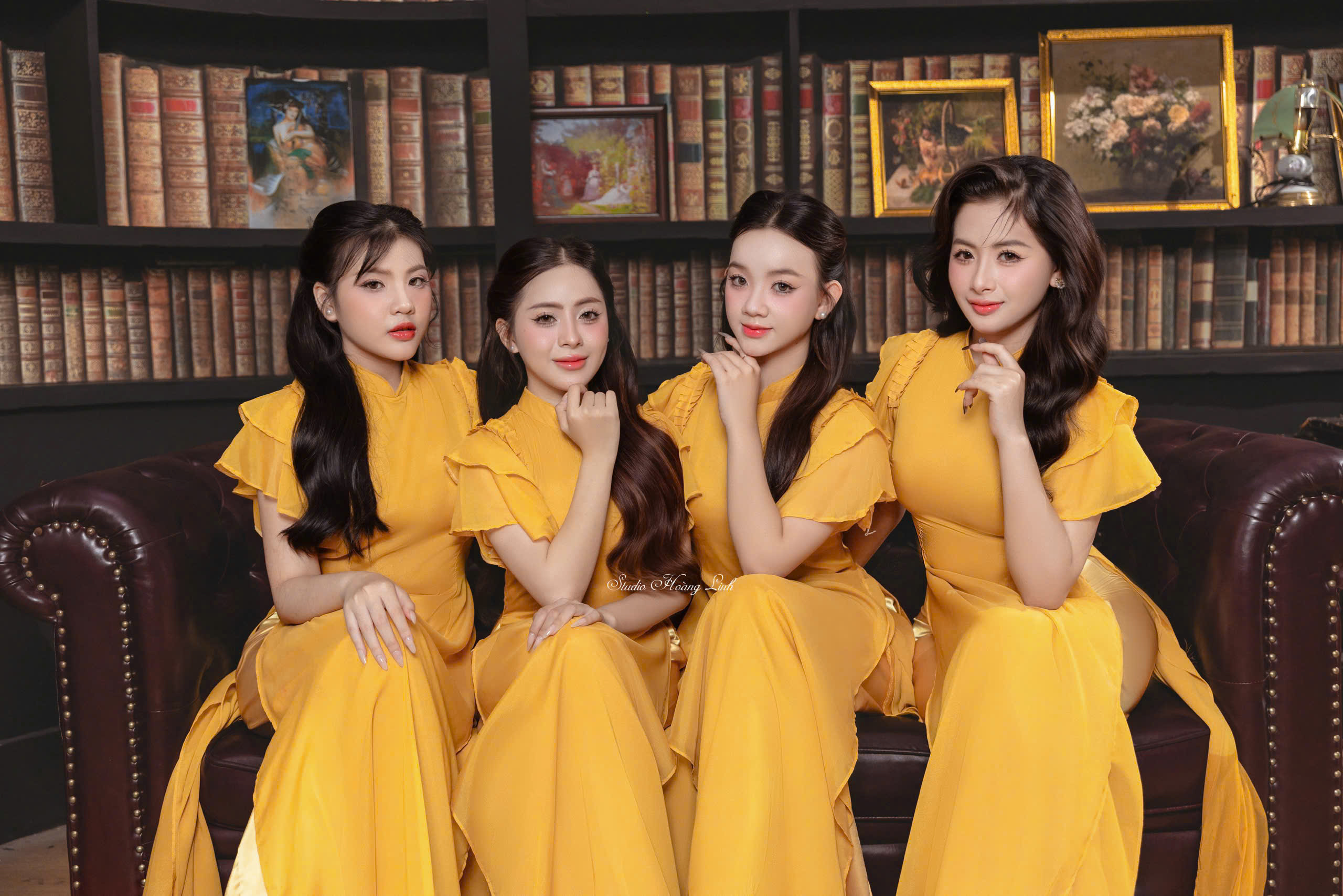 CHỤP ẢNH HỘI BẠN